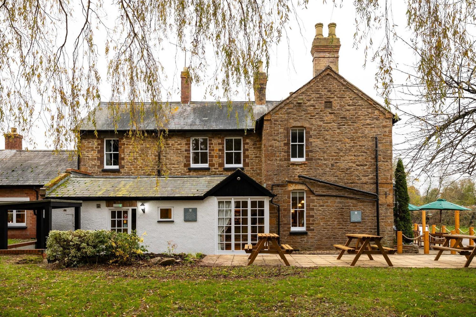 The Olde Coach House Inn Ashby Saint Ledgers Exterior foto